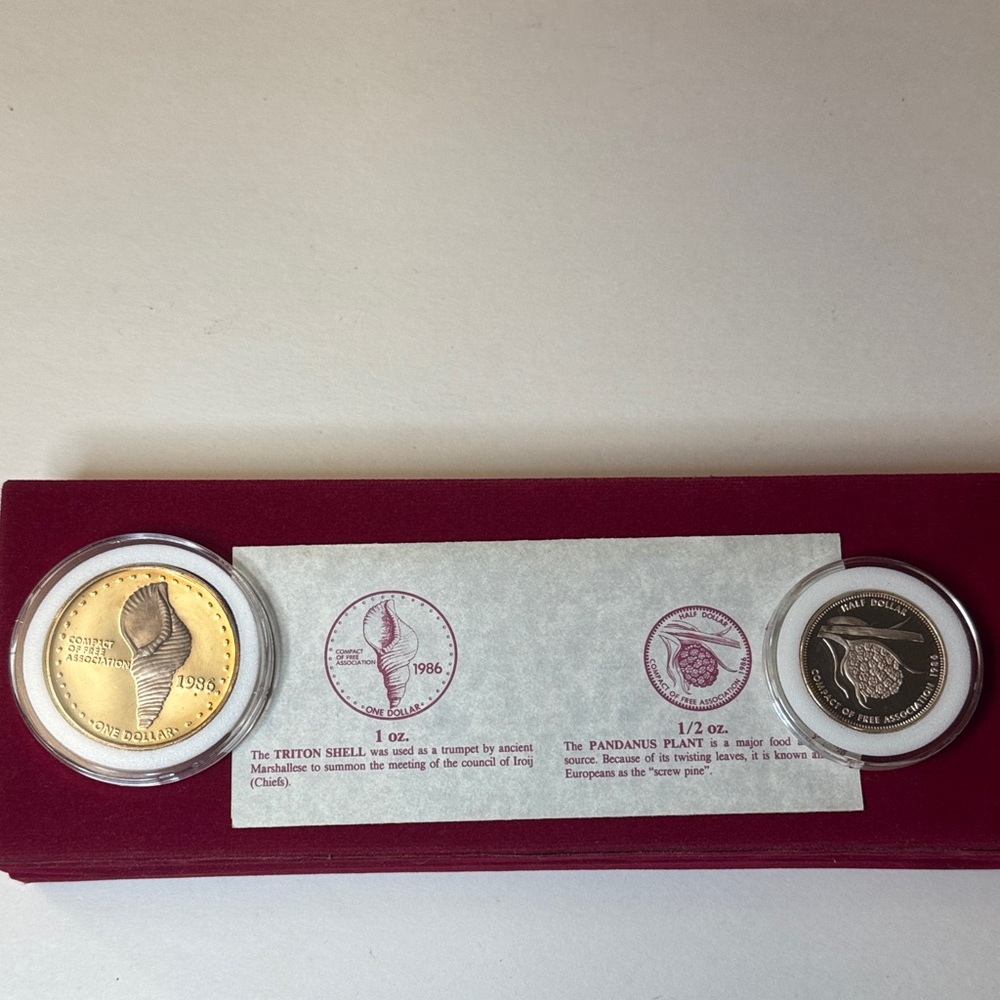 Marshal Island Silver Commemorative Coin Set two coins - Picture 5 of 14